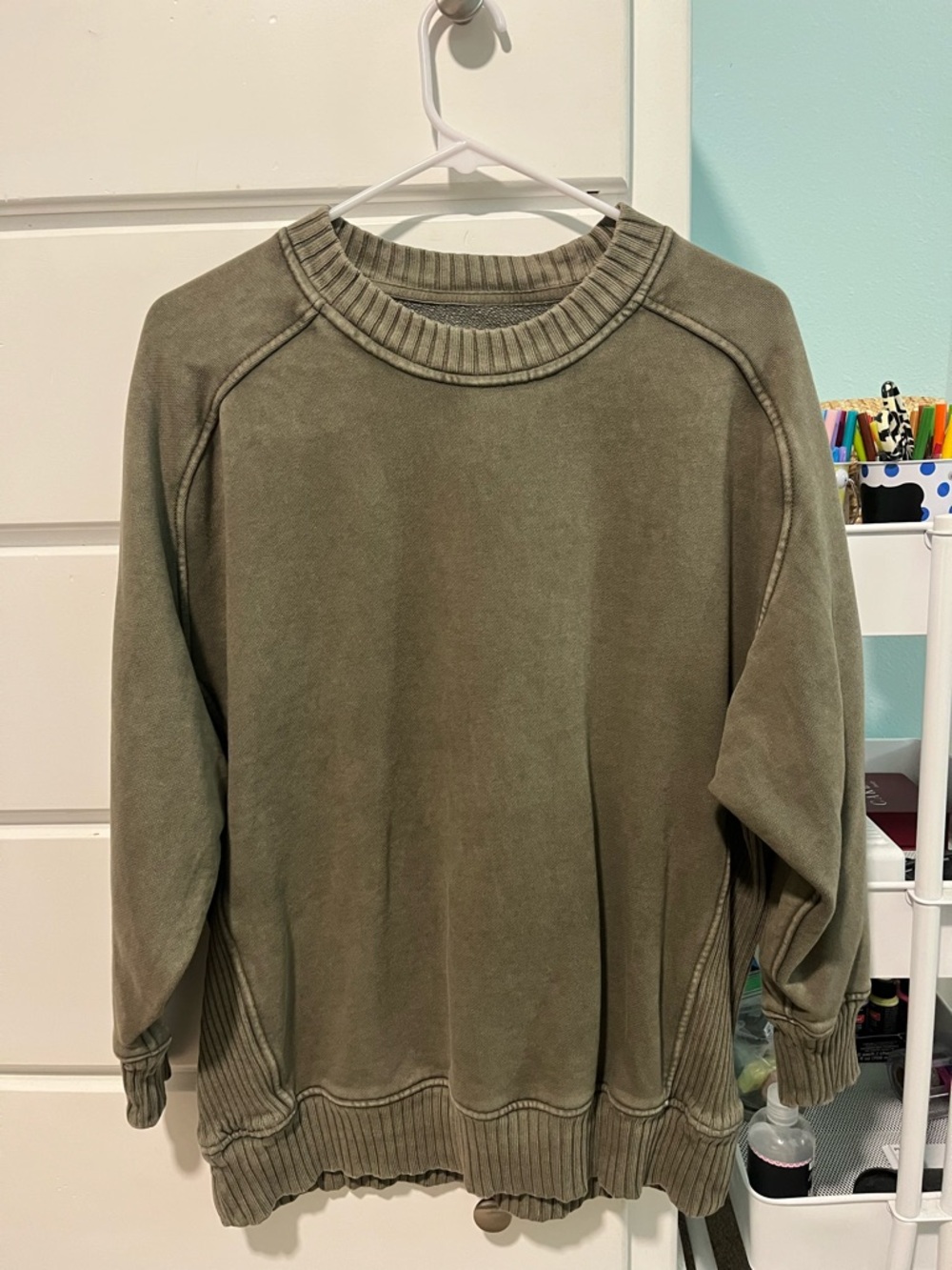 Oversized (M/L fit) aerie green crewneck sweatshirt